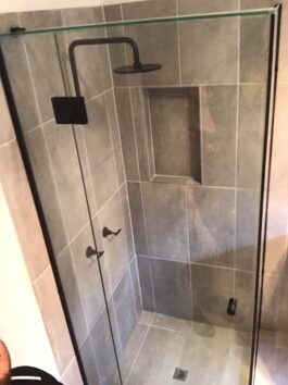 Shower Screen1 - Black Hardware