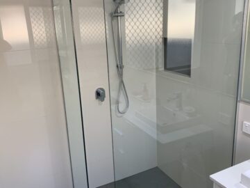 SHOWER SCREENS